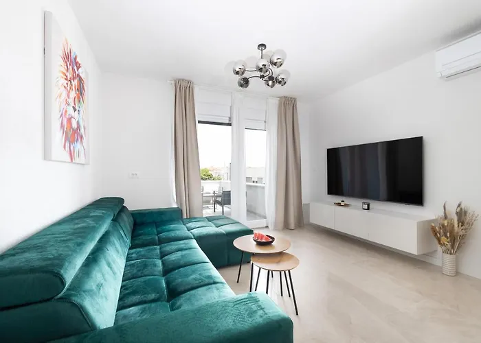 Bonaca Apartments With Terrace And Private Parking