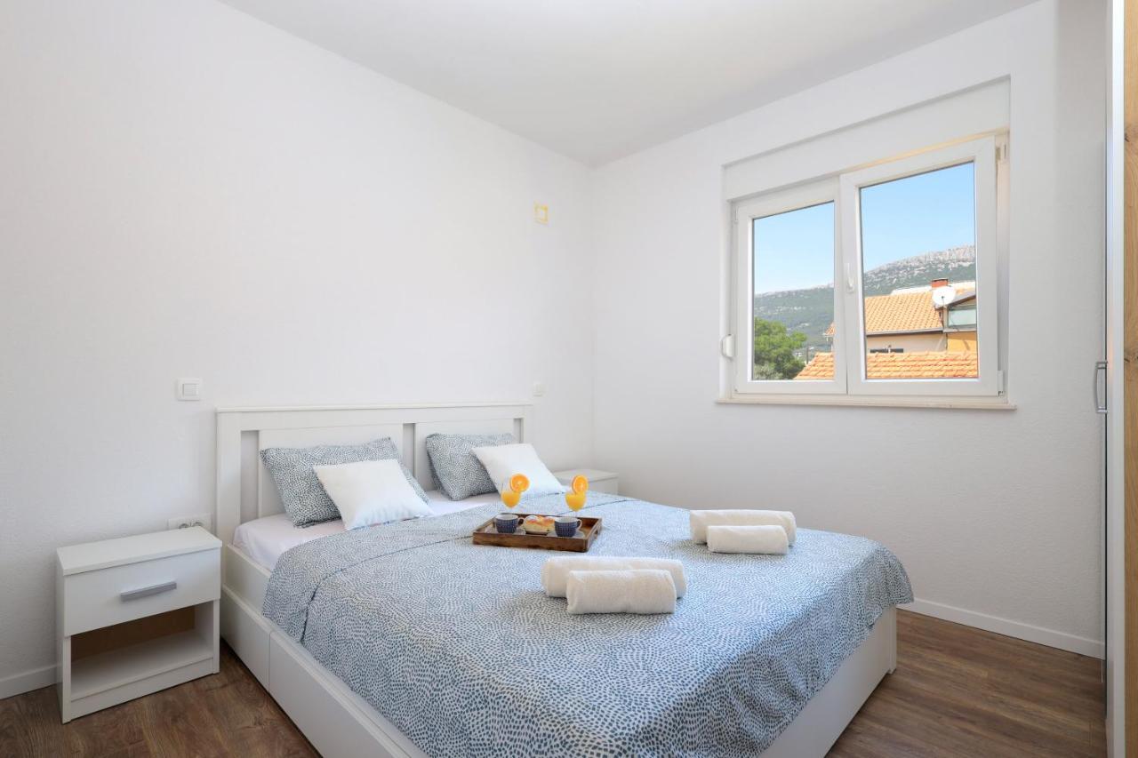 Bonaca With Terrace And Private Parking Kastela