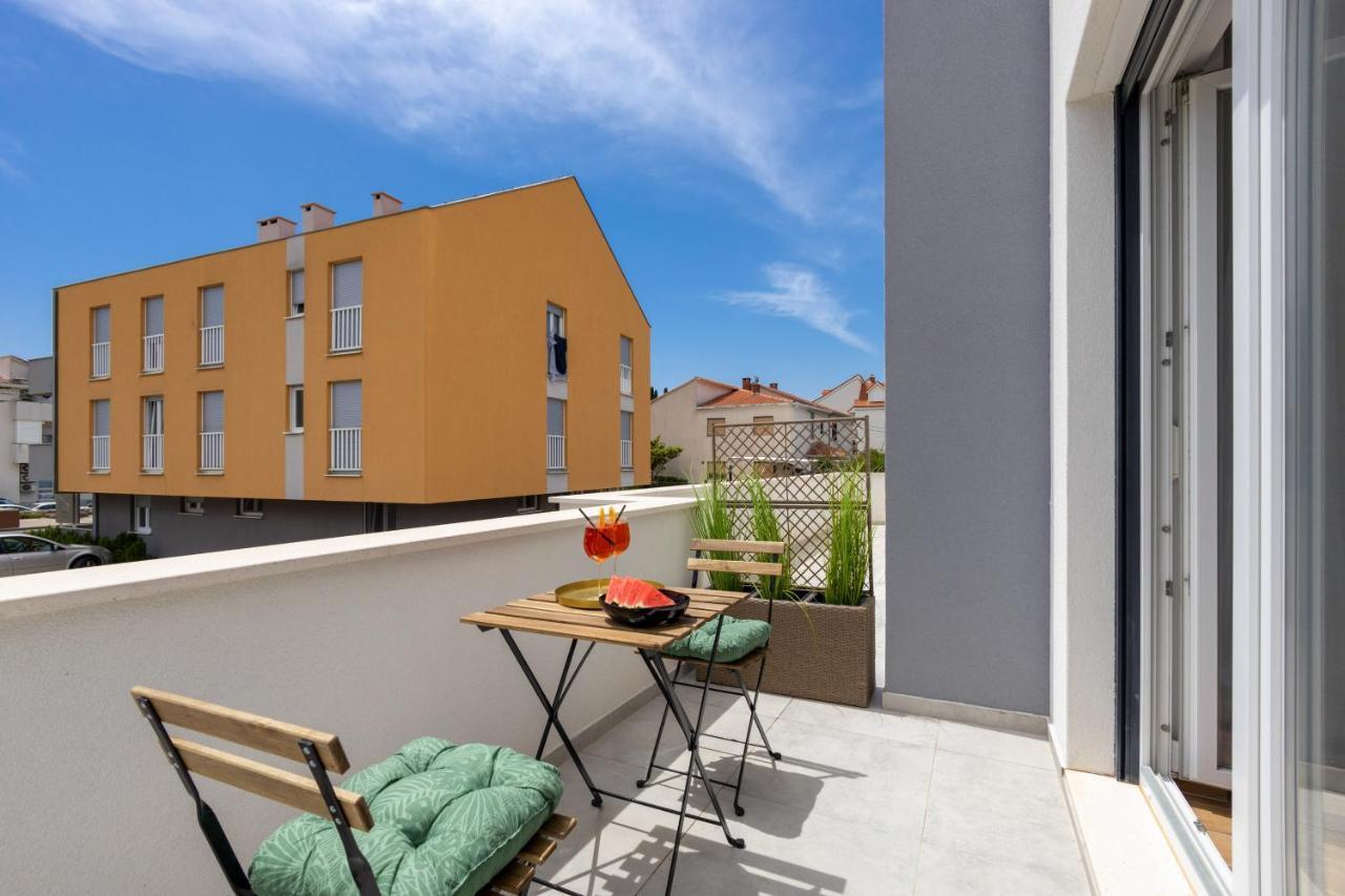 Apartment Bonaca With Terrace And Private Parking Kastela
