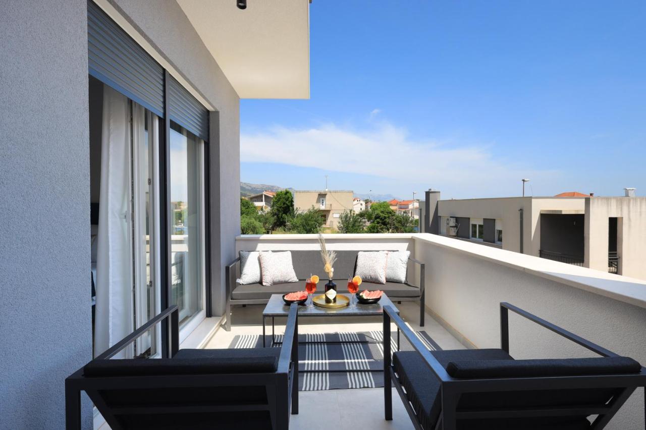 Apartment Bonaca With Terrace And Private Parking Kastela