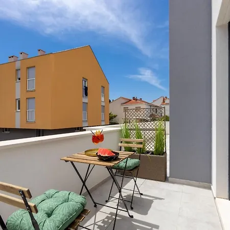 Bonaca Apartments With Terrace And Private Parking Kaštela Exteriér fotografie