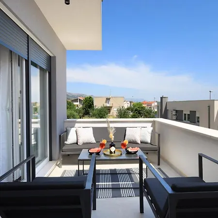 Bonaca Apartments With Terrace And Private Parking Kaštela Exteriér fotografie