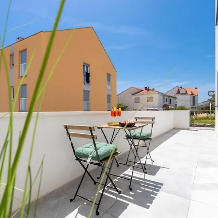 Bonaca Apartments With Terrace And Private Parking Kaštela Exteriér fotografie