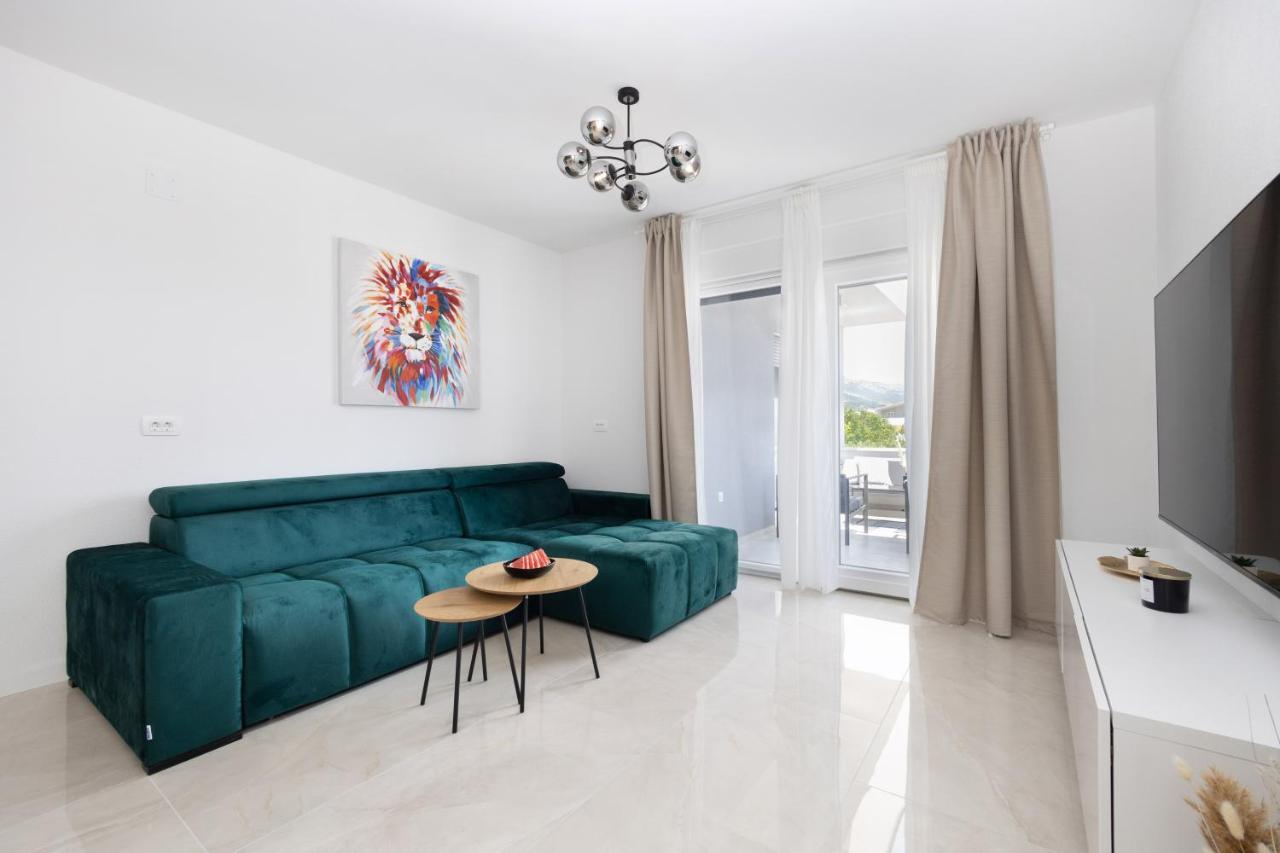 Bonaca With Terrace, Barbecue And Private Parking Apartman Kastela